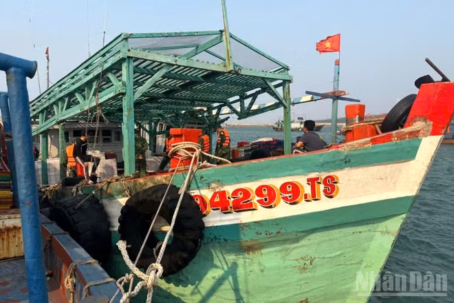 Phương tiện vận chuyển dầu DO trái phép bị Bộ đội Biên phòng Hải Phòng tạm giữ.