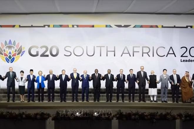 Các nhà lãnh đạo G20 chụp ảnh chung tại hội nghị ở Johannesburg, Nam Phi ngày 22/11/2025. (Ảnh: THX/TTXVN)