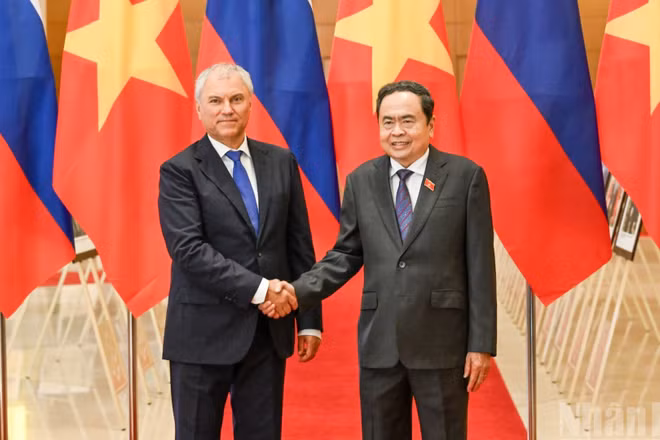 Chủ tịch Quốc hội Trần Thanh Mẫn và Chủ tịch Duma Quốc gia Quốc hội Liên bang Nga Vyacheslav Volodin.
