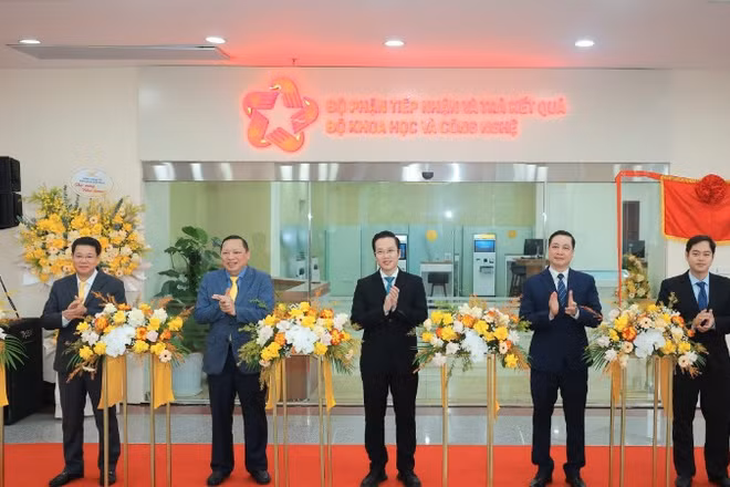 Bộ Khoa học và Công nghệ chính thức khai trương bộ phận một cửa tập trung, hiện đại. (Ảnh: BÍCH LIÊN)