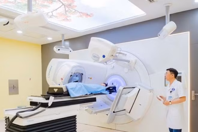 Hệ thống máy xạ trị gia tốc thế hệ mới được Bệnh viện K trang bị tại cơ sở Quán Sứ điều trị các bệnh ung thư. (Ảnh minh họa)