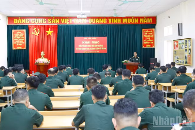 Quang cảnh lớp huấn luyện. (Ảnh: TUẤN DŨNG)