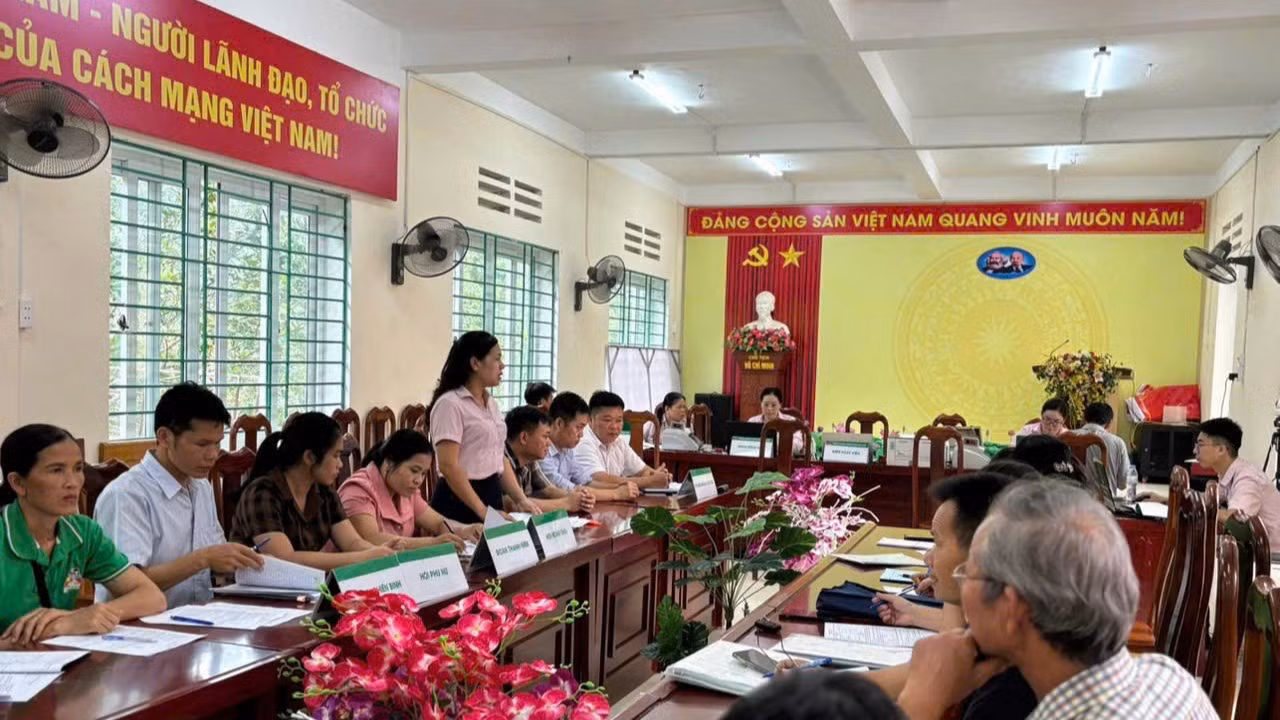 nhcsxh-ha-quang-tich-cuc-cho-vay-von-tai-cac-diem-giao-dich-xa-162.jpg