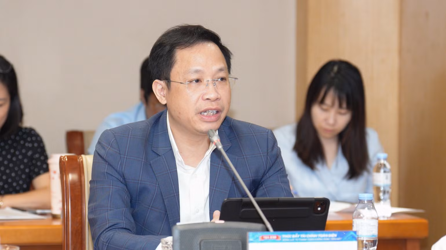 ong-nguyen-phi-lan-6889.jpg