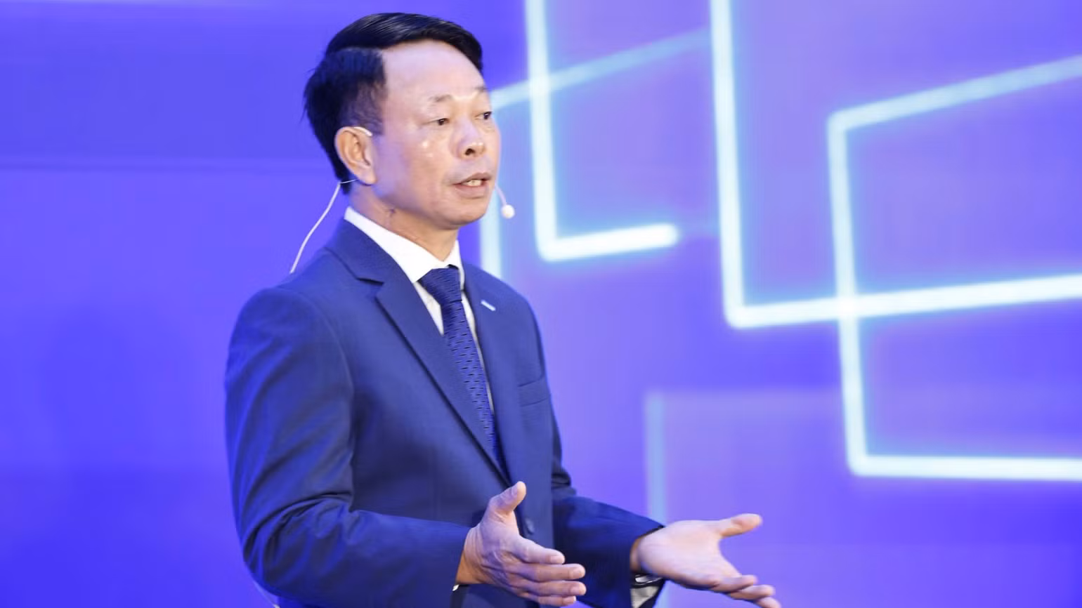 ong-phung-suong-7342.jpg