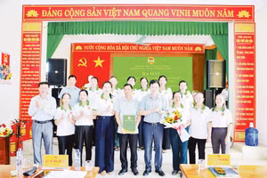 Ra mắt Câu lạc bộ Nông dân bảo vệ môi trường, phường Đông Triều.
