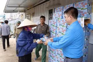 48.000 chai nước uống đã được tổ chức Công đoàn trao tận tay công nhân, tính tới chiều 29/6.