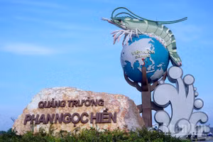 Quảng trường Phan Ngọc Hiển là một trong những nơi sắp diễn ra sự kiện lớn mừng 1 năm Cà Mau hợp nhất tỉnh.