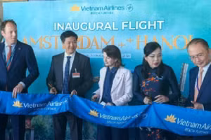 Vietnam Airlines khai trương đường bay thẳng Amsterdam-Hà Nội.
