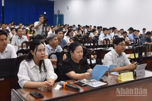 Các học viên tham gia lớp tập huấn.