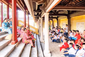 Thành phố Huế đẩy mạnh chương trình phối hợp giáo dục di sản đối với học sinh.
