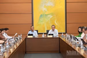 Quốc hội thảo luận ở tổ ngày 19/8. (Ảnh: THỦY NGUYÊN)