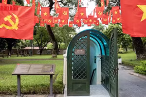 [Video] Lần đầu mở cửa di tích cách mạng Hầm Cơ yếu