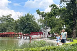 Khu vực Hà Nội có mây, ngày nắng nóng, có nơi nắng nóng gay gắt. (Ảnh minh họa: Đ.T)