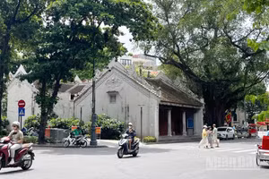 Khu vực Hà Nội ngày nắng nóng và nắng nóng gay gắt; chiều tối và đêm có mưa rào và dông vài nơi. (Ảnh minh họa: Đ.T)