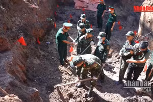 [Video] Phát hiện thêm 17 bộ hài cốt liệt sĩ tại Công viên Lê Thị Riêng