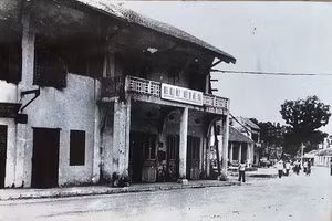 Bưu điện Hòn Gai (nay là vị trí Bưu điện tỉnh Quảng Ninh) từng là trụ sở của Việt Minh sau khi ta giành chính quyền ở Hòn Gai ngày 24/8/1945. (Ảnh: Tư liệu Bảo tàng tỉnh Quảng Ninh)