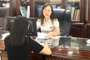 Cơ quan thuế tăng cường hỗ trợ doanh nghiệp hoàn thiện hồ sơ đề nghị hoàn thuế. (Ảnh: Minh Phương)