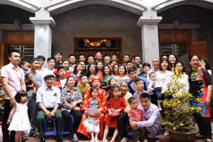 Những gia đình bốn thế hệ ngày càng nhiều trong xã hội. Ảnh: HẢI NAM