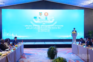 Quang cảnh diễn đàn. (Ảnh: H.N)