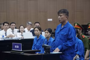 Cựu Thứ trưởng Nguyễn Bá Hoan tại phiên tòa. (Ảnh: PHÙNG ANH)