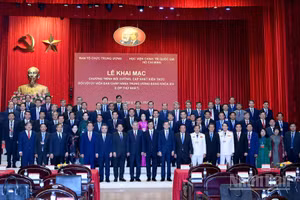 Tổng Bí thư, Chủ tịch nước Tô Lâm và các đồng chí lãnh đạo Đảng, Nhà nước với cán bộ, học viên Lớp thứ nhất. (Ảnh: ĐĂNG KHOA)