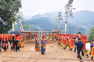 Lễ cấp sắc của người Dao Đỏ xã Mỏ Vàng, tỉnh Lào Cai tạo điểm nhấn du lịch hấp dẫn.