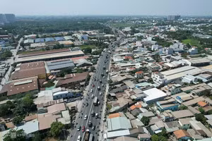 Quốc lộ 1 (Vành đai 2) đoạn qua Bình Chánh cũ - điểm đầu dự án.