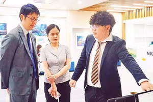 Giới thiệu thiết bị công nghệ của các startup tại sự kiện Demo Day 2026. (Ảnh: VIỆT LAN)