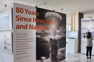 Triển lãm đặc biệt về hậu quả của các vụ ném bom nguyên tử xuống Hiroshima và Nagasaki (Nhật Bản) năm 1945, tại trụ sở Liên hợp quốc.
