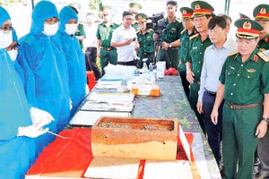 Quy trình lấy mẫu ADN tại hiện trường được thực hiện nghiêm ngặt qua 8 bước độc lập.
