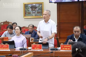 Giám đốc Sở Y tế tỉnh Đắk Lắk Nay Phi La tại một cuộc họp của Ủy ban nhân dân tỉnh. (Ảnh: Nguyễn Công Lý)