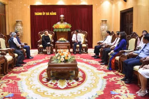 Quang cảnh buổi tiếp. (Ảnh: ANH ĐÀO)
