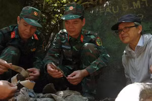 Phát hiện nhiều di vật, nghi của Đội Phẫu 5, Quân y Mặt trận 4 Quảng Đà. (Ảnh: QUANG CƯỜNG)