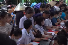 [Video] Tăng mức phụ cấp ưu đãi nghề giữ chân cán bộ y tế vùng khó khăn