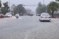 [Video] Nam Bộ bước vào đợt mưa lớn, Biển Đông có khả năng xuất hiện áp thấp nhiệt đới
