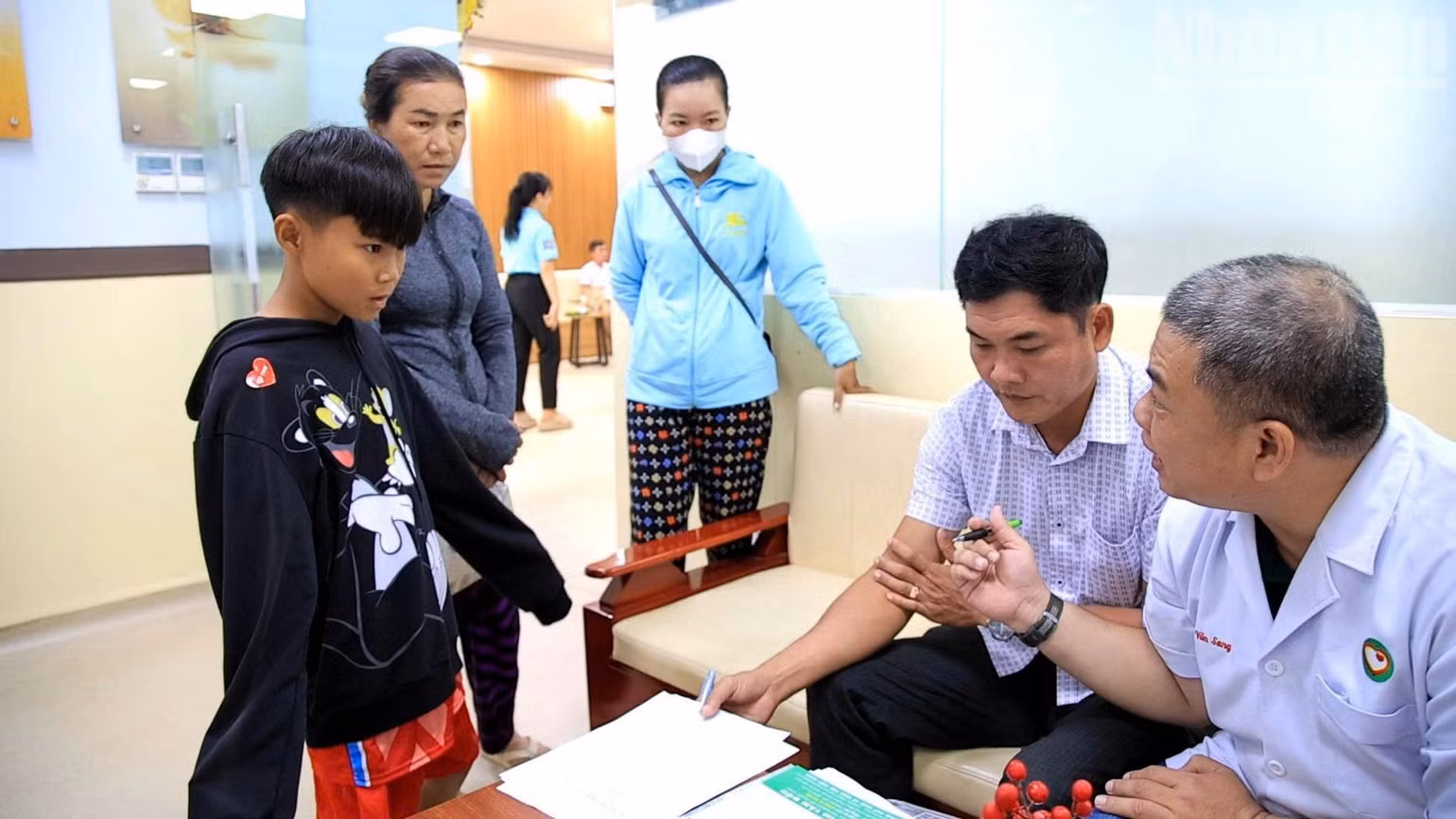 ndo_tr_1-bv-thanh-vu-kham-benh-mien-phi-7095.jpg