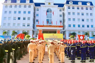 Quang cảnh lễ ra quân của Công an tỉnh Quảng Ninh.