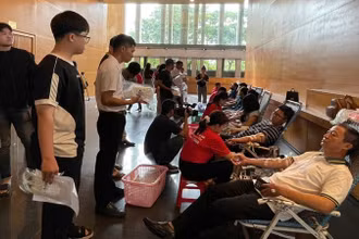 Ngày hội hiến máu “Giọt hồng đất Võ” diễn ra sáng 13/6 tại Trung tâm hội nghị tỉnh Bình Định.