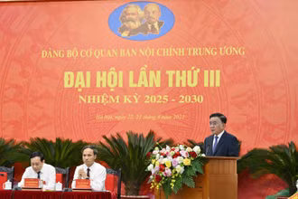 Đồng chí Thường trực Ban Bí thư Trần Cẩm Tú phát biểu chỉ đạo tại Đại hội. (Ảnh: THỦY NGUYÊN)