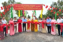 Nghi thức cắt băng khánh thành Cầu kênh 1.000.