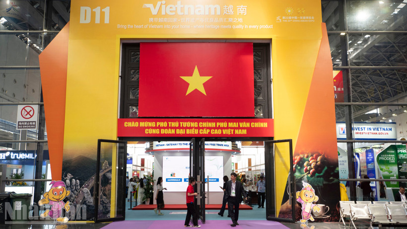 Khu gian hàng Việt Nam tại Hội chợ CAEXPO lần thứ 22.