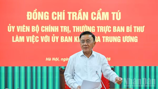 Thường trực Ban Bí thư Trần Cẩm Tú phát biểu kết luận cuộc làm việc với Ủy ban Kiểm tra Trung ương. (Ảnh: DUY LINH)