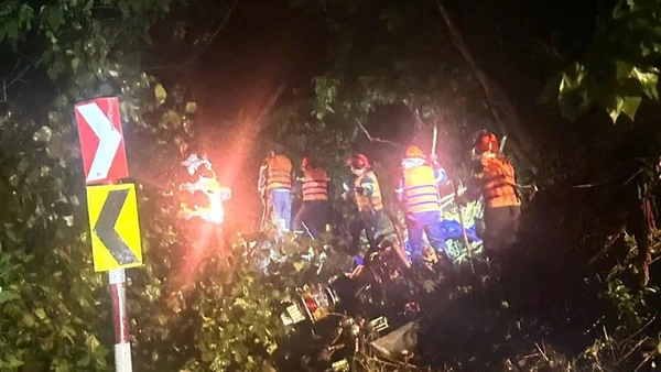 Lực lượng chức năng vẫn đang nỗ lực tìm kiếm nạn nhân bị mất tích.