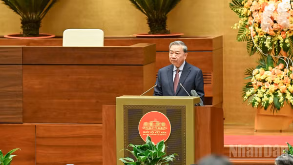 Ngày 7/4, Quốc hội đã thông qua Nghị quyết bầu đồng chí Tô Lâm, Tổng Bí thư Ban Chấp hành Trung ương Đảng Cộng sản Việt Nam, giữ chức Chủ tịch nước Cộng hòa xã hội chủ nghĩa Việt Nam nhiệm kỳ 2026-2031. (Ảnh: LINH NGUYÊN)