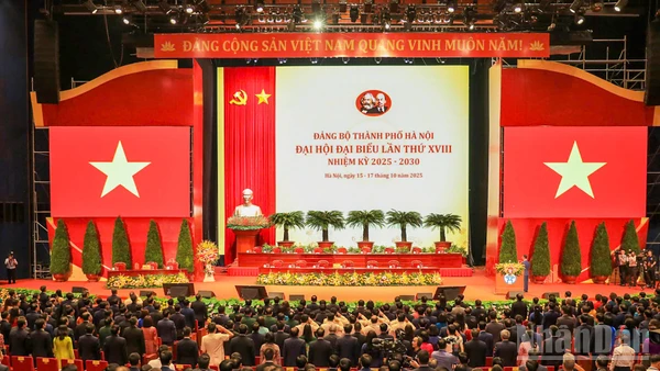 Đồng Chí Lê Ngọc Quang Giữ Chức Bí Thư Thành Ủy Đà Nẵng Quang Cảnh Phiên Trù Bị Đại Hội Đại Biểu Đảng Bộ Thành Phố Hà Nội Lần Thứ 18.