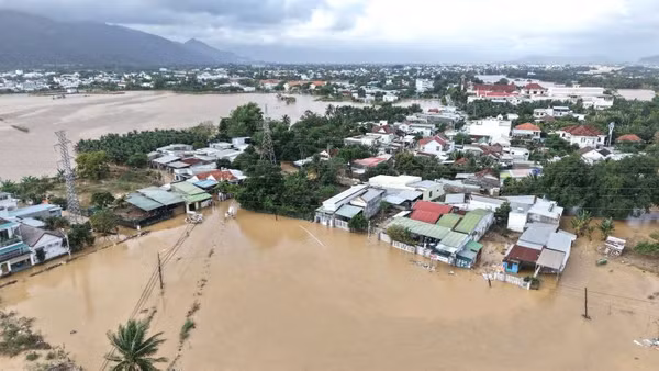 Phường Tây Nha Trang nhiều khu vực bị ngập trở lại.