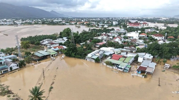 Phường Tây Nha Trang nhiều khu vực bị ngập trở lại.