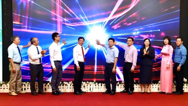 Nghi thức phát động cuộc thi khởi nghiệp đổi mới sáng tạo trong nông nghiệp công nghệ cao năm 2026 tại Khánh Hòa.