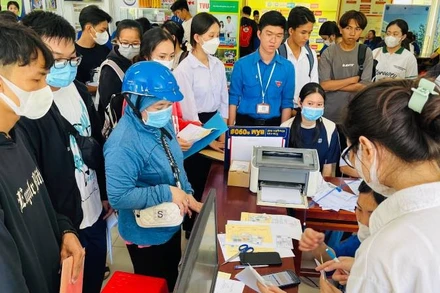 Tân sinh viên Trường đại học Trà Vinh sẽ được hỗ trợ nhiều chính sách để giảm gánh nặng tài chính. (Ảnh: HOÀNG TRUNG)